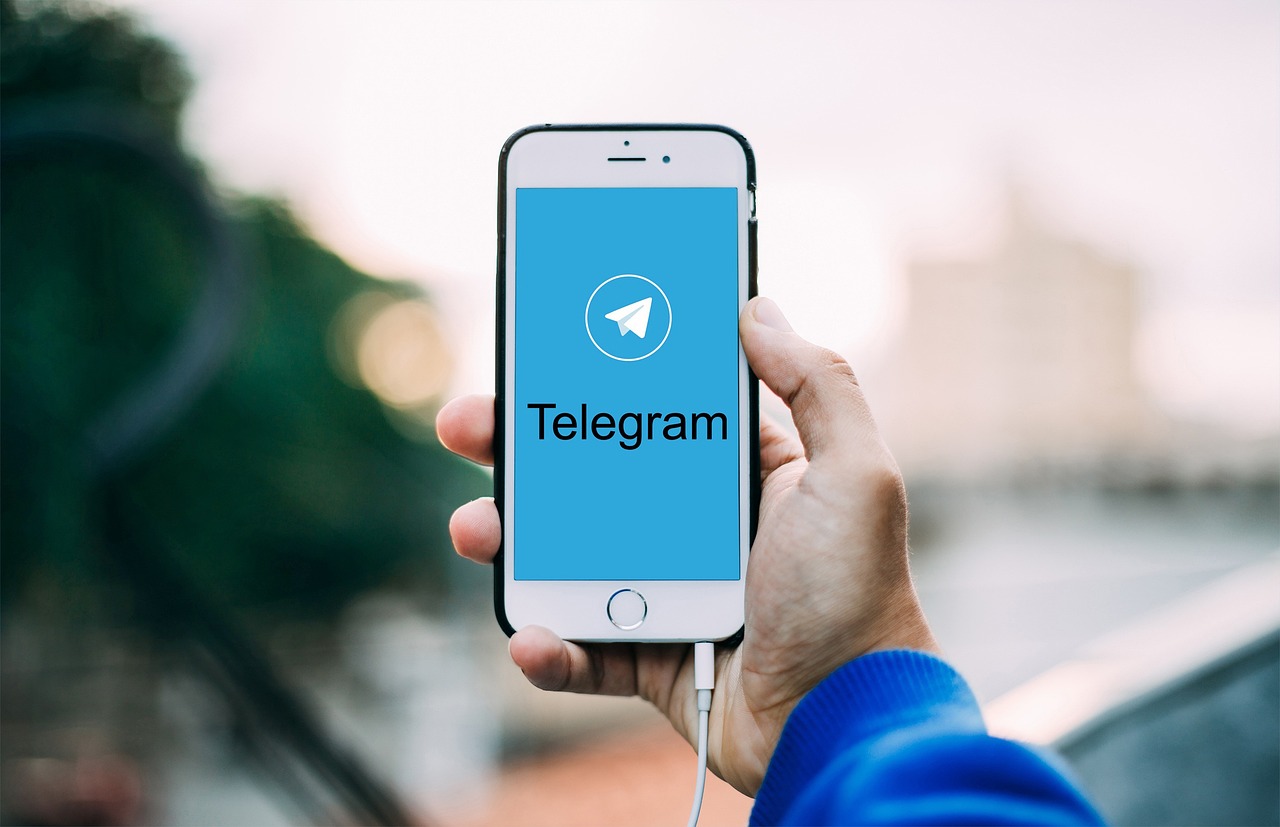 mobile in hand telegram ap
